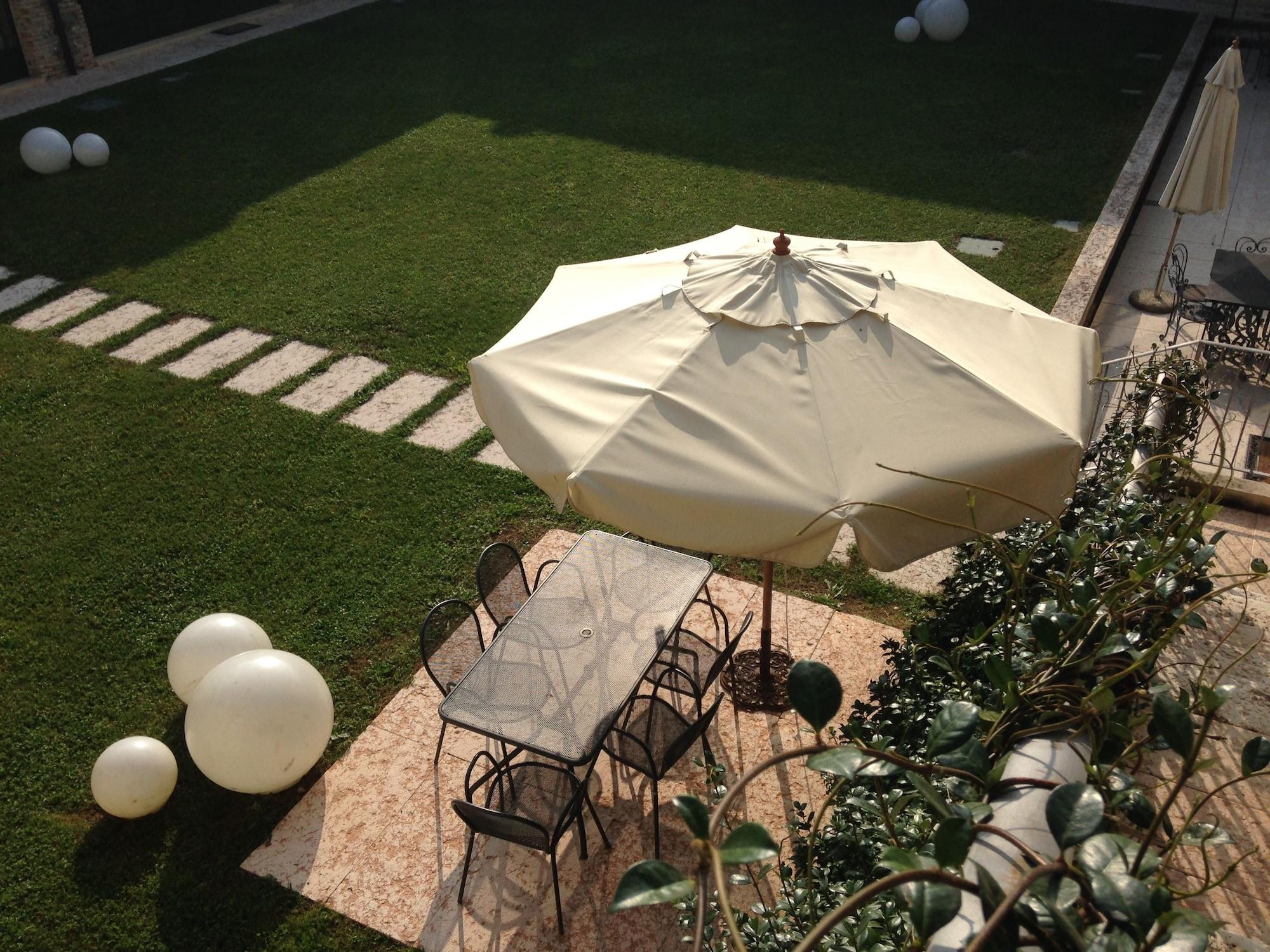 Relais Corte Paradiso Peschiera del Garda Exteriör bild